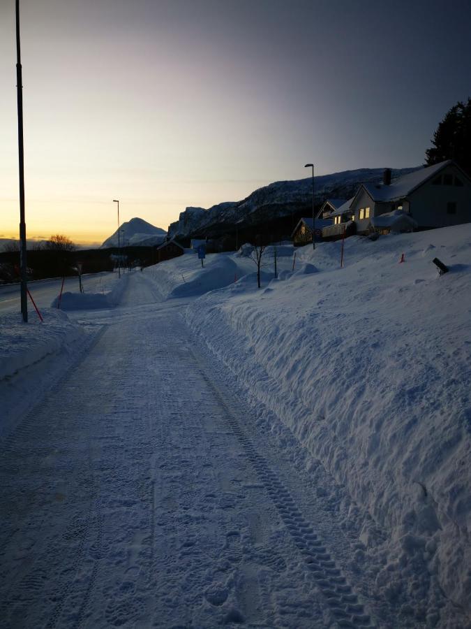 Lyngen, Mackay Appartment, Lyngen Lyngseidet Dış mekan fotoğraf