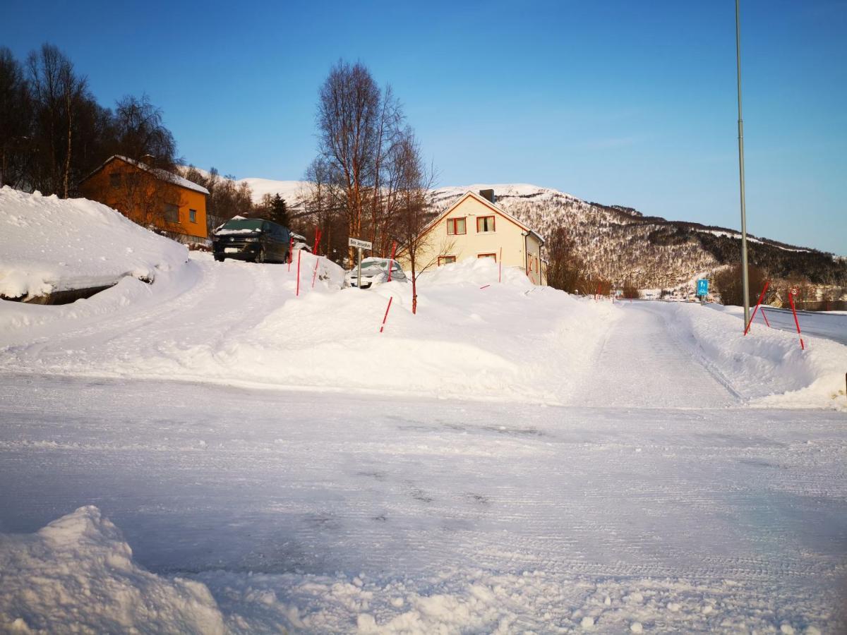 Lyngen, Mackay Appartment, Lyngen Lyngseidet Dış mekan fotoğraf