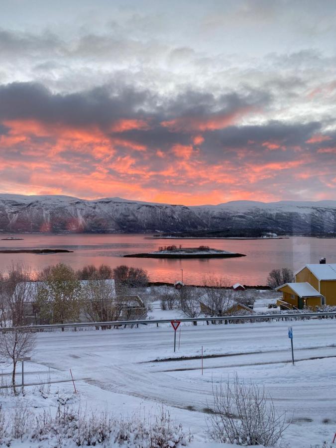 Lyngen, Mackay Appartment, Lyngen Lyngseidet Dış mekan fotoğraf