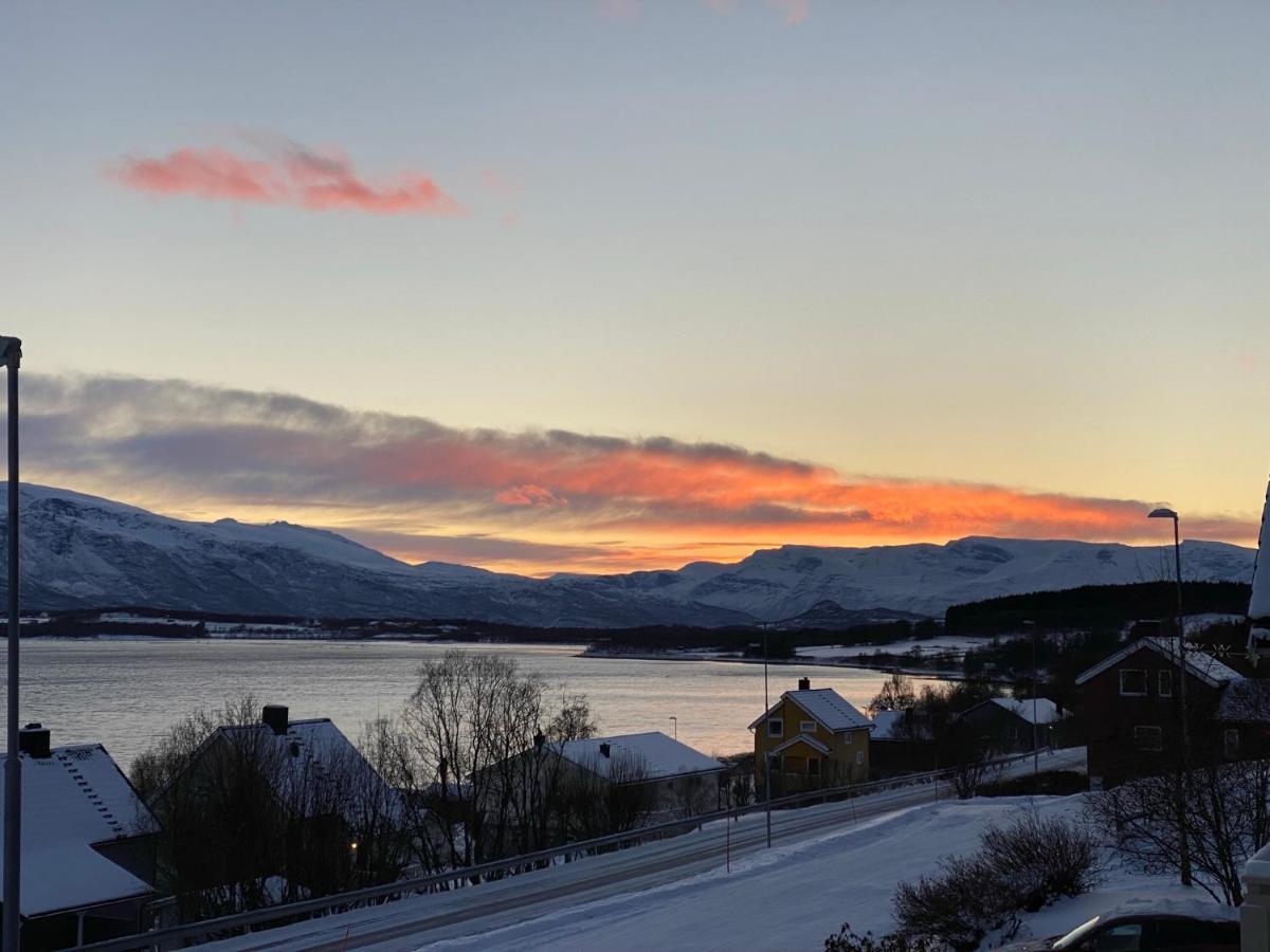 Lyngen, Mackay Appartment, Lyngen Lyngseidet Dış mekan fotoğraf